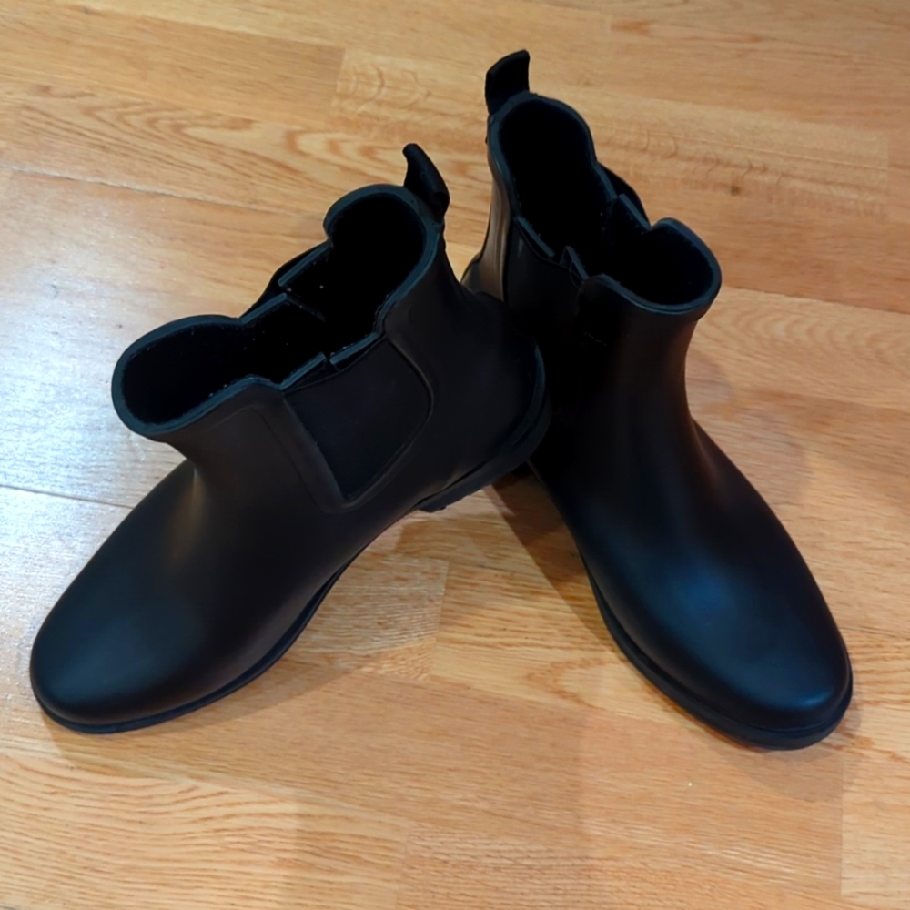 J. Crew Chelsea rain boots size 8
